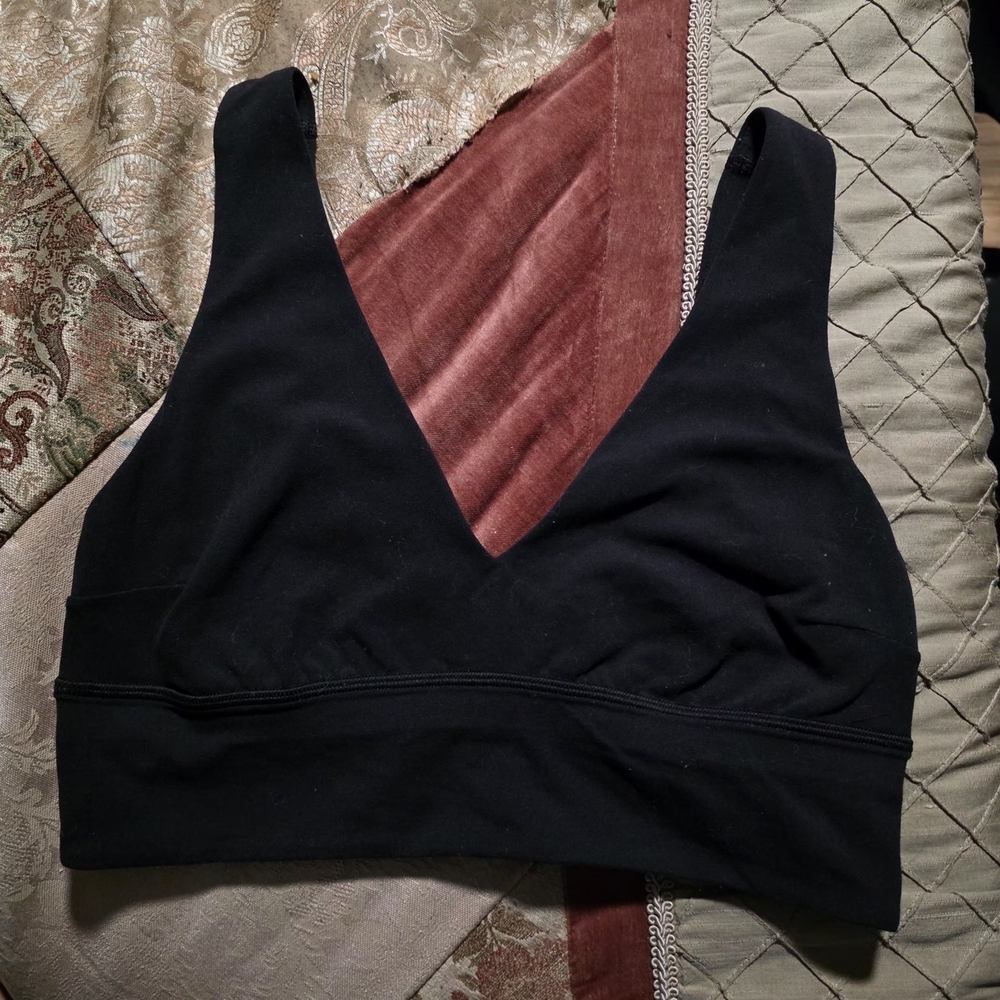 Lululemon Athletica Deep Black V-Neck Bra - Picture 2 of 7